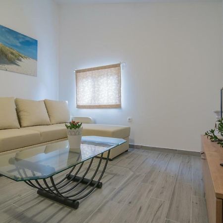 Middle Istra Apartment พาซิน ภายนอก รูปภาพ