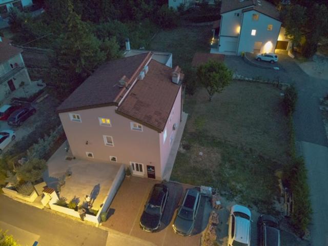 Middle Istra Apartment พาซิน ภายนอก รูปภาพ
