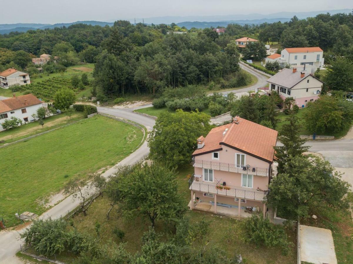 Middle Istra Apartment พาซิน ภายนอก รูปภาพ