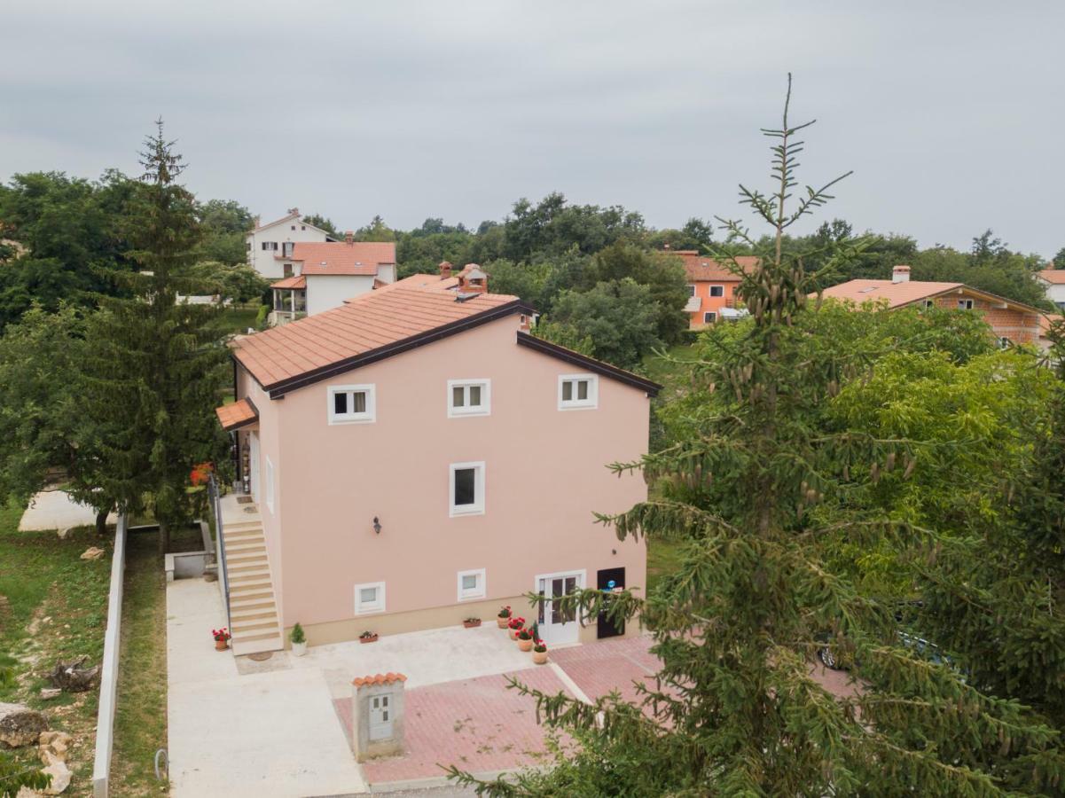 Middle Istra Apartment พาซิน ภายนอก รูปภาพ