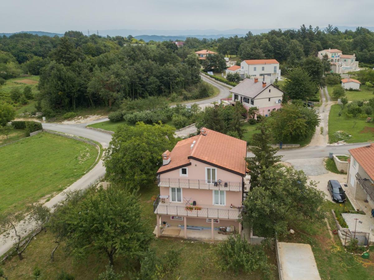 Middle Istra Apartment พาซิน ภายนอก รูปภาพ