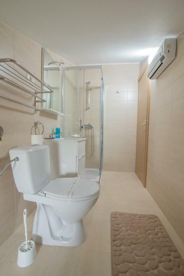 Middle Istra Apartment พาซิน ภายนอก รูปภาพ