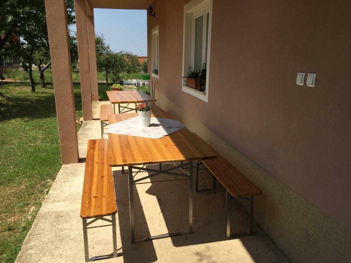 Middle Istra Apartment พาซิน ภายนอก รูปภาพ